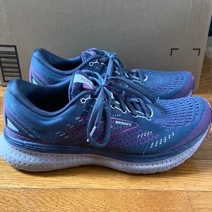 Glycerin 19 Brooks grey and purple running shoes